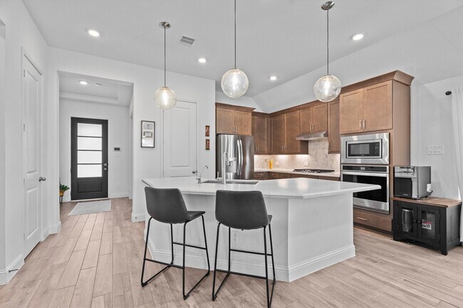 Building Photo - 15726 Rosemary Hl Ln