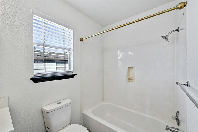 Building Photo - 102 Cannery Cove