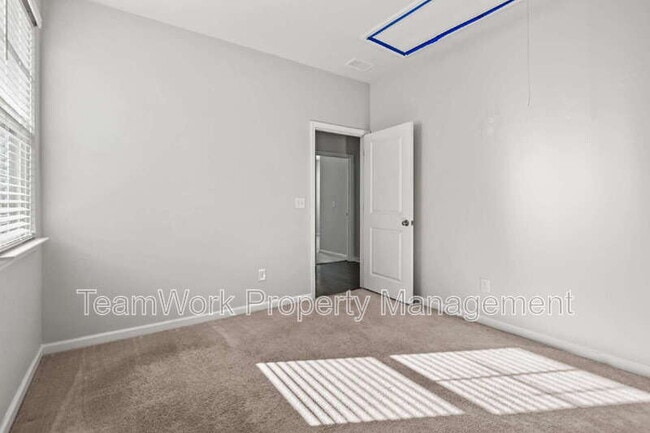 Building Photo - 214 Mercator Dr