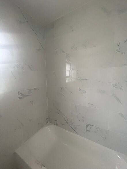 Building Photo - 5610 Bohlander Ave