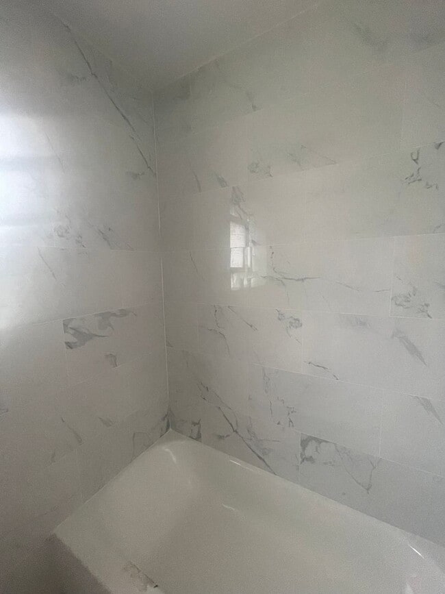 Building Photo - 5610 Bohlander Ave