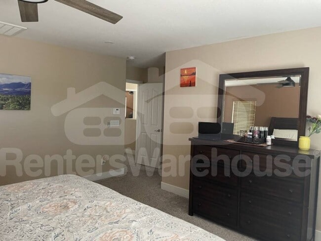 Building Photo - 2328 W Skinner Dr