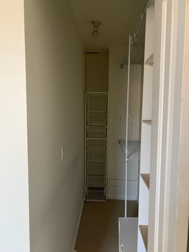 Walk in Closet - 1708 N Bissell St
