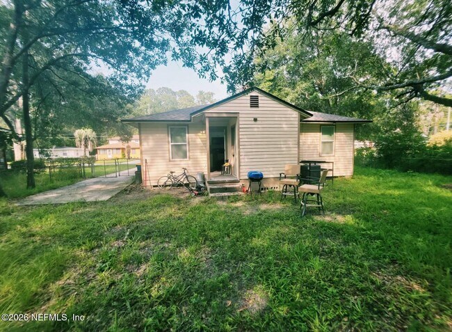 Building Photo - 5020 Campenella Dr