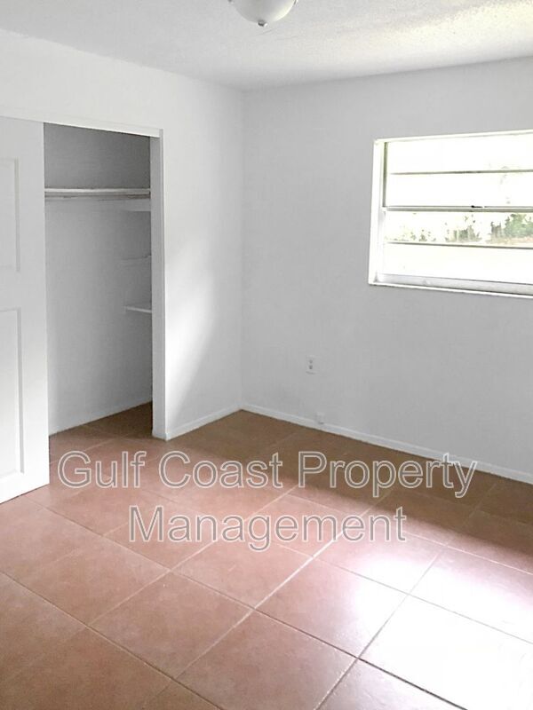 Building Photo - 809 60th Ave W