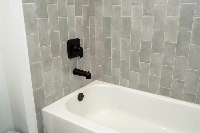 Building Photo - 2184 Broadbrook Dr