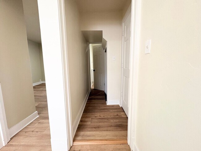 Building Photo - 1715 Marshall St