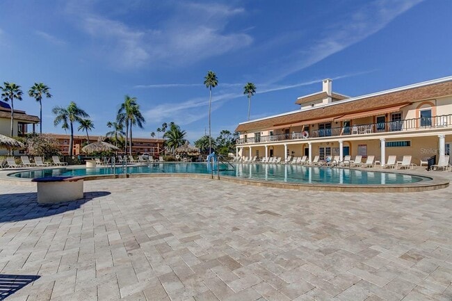 Building Photo - 5200 Brittany Dr S