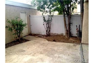 Building Photo - 1326 N Elderberry Ave