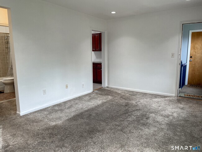 Building Photo - 34 Standish Rd