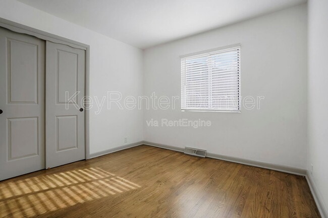 Building Photo - 741 S Wolff St