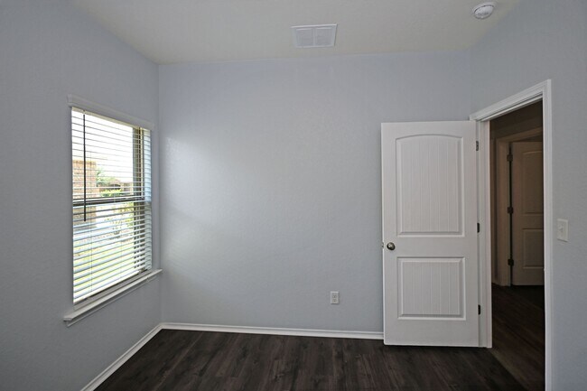 Building Photo - 133 Buttercup Bnd