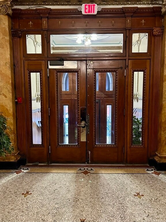 Building Photo - 8 Garrison St