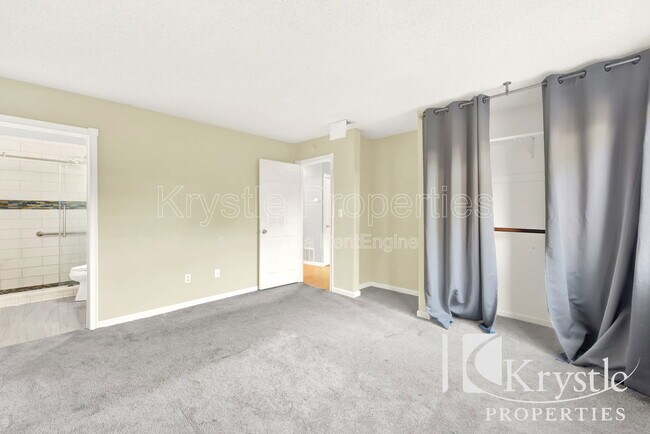 Building Photo - 2 Bridge Ct