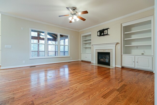 Building Photo - 808 Callahan Pl