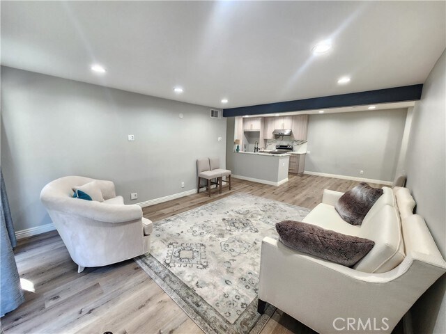 Building Photo - 5460 White Oak Ave