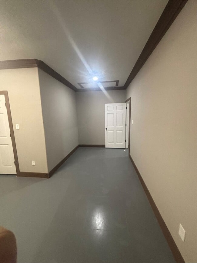 Building Photo - 9480 Plum Grove Rd