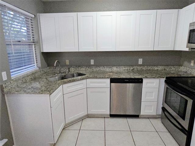 Building Photo - 3813 Waxwing Cir S