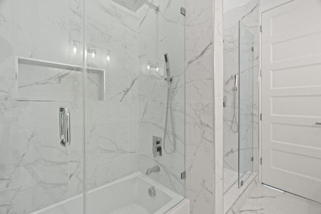 Building Photo - Gorgeous New Constriction House in Tampa