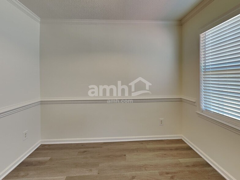 Building Photo - 1407 Hyalyn Ct