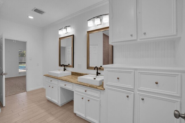 Building Photo - 12411 Exbury Ct