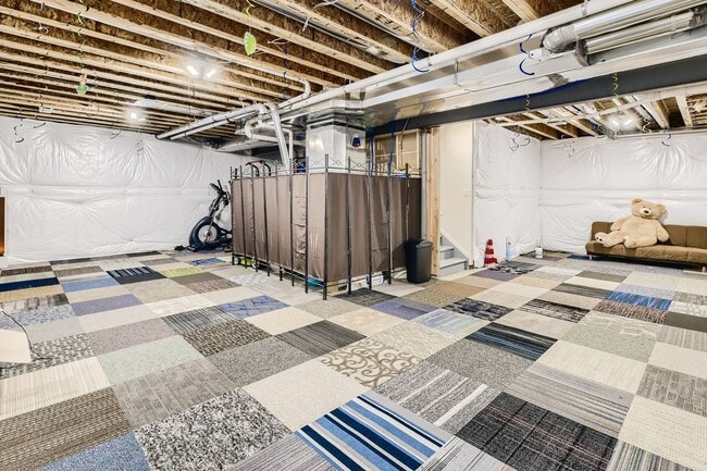 Building Photo - **** SPECIAL OFFER: 1 Month Rent FREE, if lease by July 1st week ****** Beautiful 4 bed, 4 bath h...