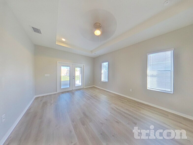 Building Photo - 6715 Castle Green Pl