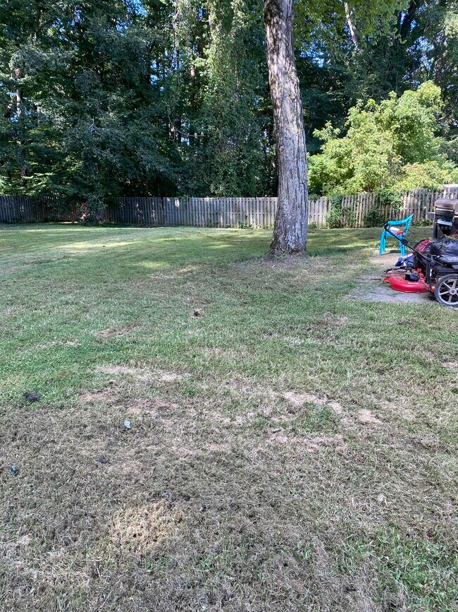 Building Photo - 2212 Westwood Dr