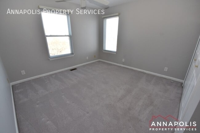 Building Photo - 1363 Washington Dr