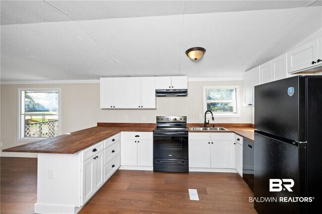 Building Photo - 16962 Lea Cir