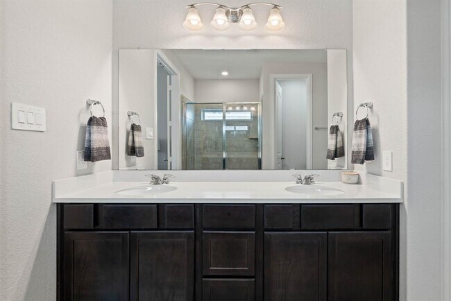 Building Photo - 519 Carina Gaze Dr