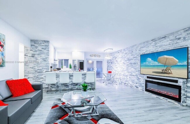Building Photo - 348 Minola Dr