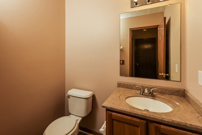 Building Photo - 5449 Longworth Dr