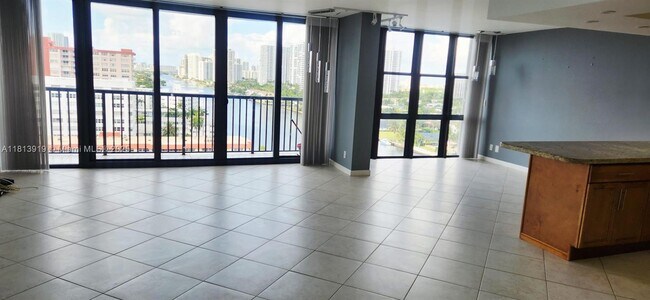 Building Photo - 2017 S Ocean Dr