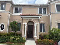 Building Photo - 2317 SE 10th St