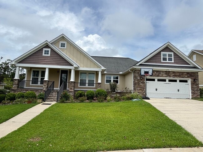 Primary Photo - Charming 3-Bedroom Home in Southwood – Spa...