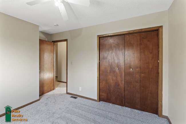 Building Photo - 3 bedroom Townhome in Inver Grove Heights