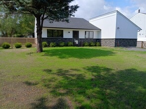 Building Photo - 4 Mercury Ave