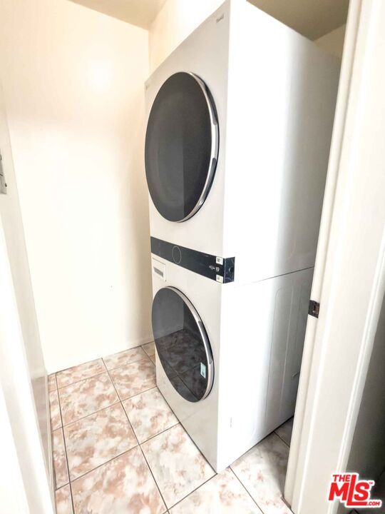 Building Photo - 222 S Central Ave