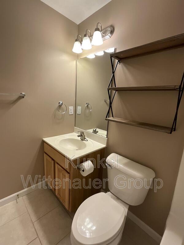 Building Photo - 721 Tower Grove Dr