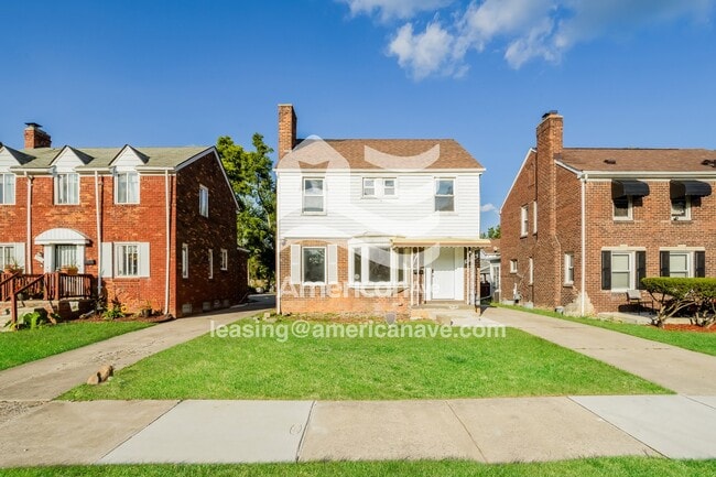 Building Photo - 5766 3 Mile Dr