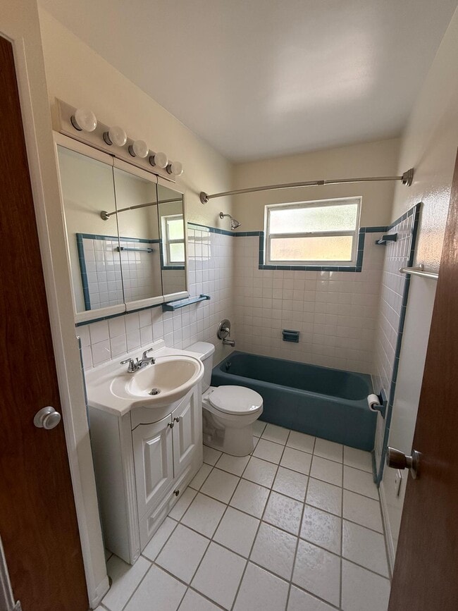 Building Photo - 1002 Jeffords St