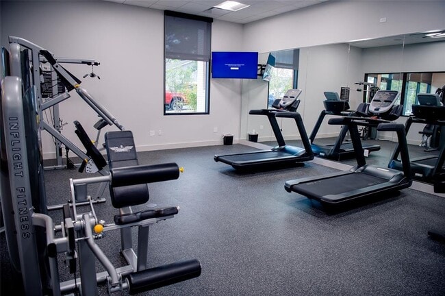 Building Photo - 5310 Helen St