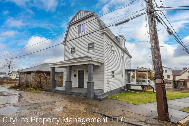 Building Photo - 3 br, 2.5 bath House - 32 Adrian Street