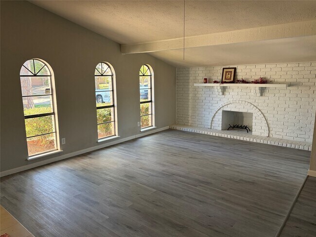 Building Photo - 15730 Corsair Rd