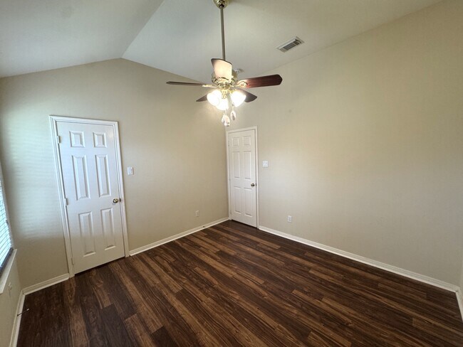 Building Photo - 2601 Easton Springs Ct