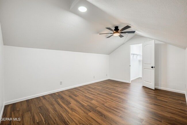 Building Photo - 7600 Plaza Redonda Dr