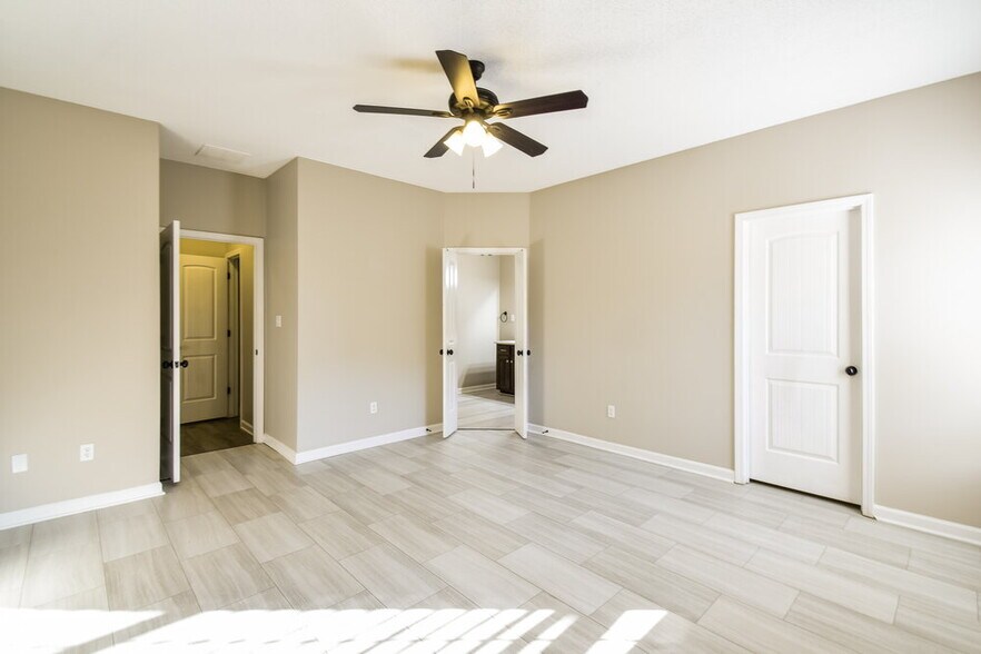 Building Photo - 4254 Markston Dr