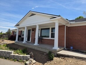 Building Photo - Executive Home with an Executive View