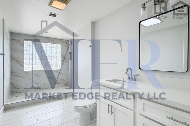 Building Photo - 3Bed/3Bath Home in 55+ Age Restricted Community in Sun City West! Move-In Ready on 06/04/2026! --...